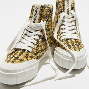 Good News Juice High Top Sneaker Size US 8 Like New